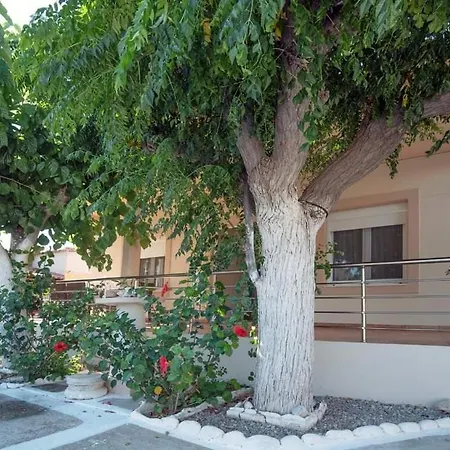 Apartment Seaside Paradiso - Steps From The Plitra