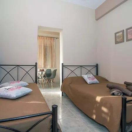 Seaside Paradiso - Steps From The Apartment Plitra