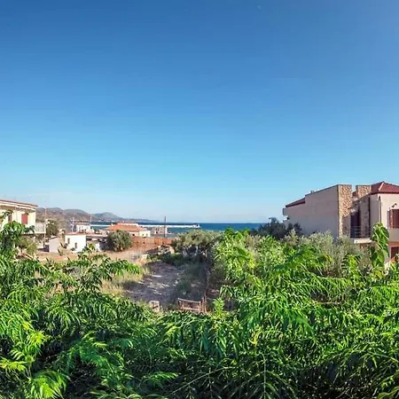 Seaside Paradiso - Steps From The Apartment