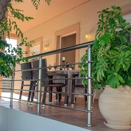 Apartment Seaside Paradiso - Steps From The *